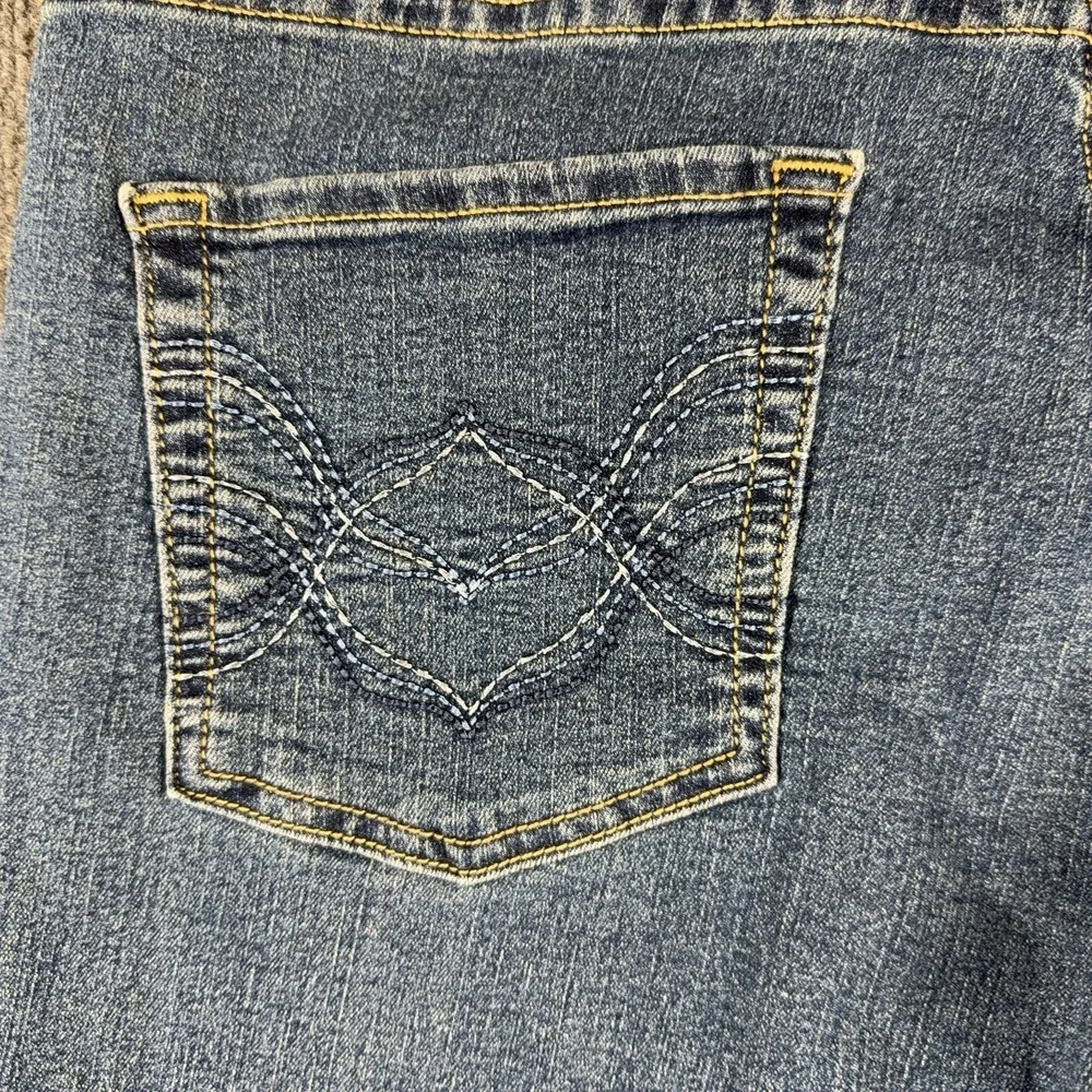 Levi Strauss Signature Jeans Mens 33x30 Blue Medium Wash Modern Boot Cut Denim